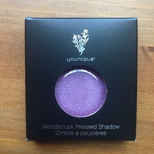 YOUNIQUE PRESSED EYE SHADOW - Ambiguous.